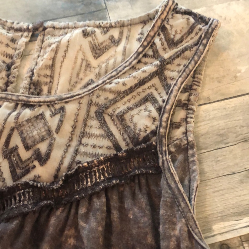 Top - Picture 2 of 3